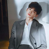 Lee Jong-suk 
