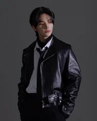 Hyunjin-Gang lead