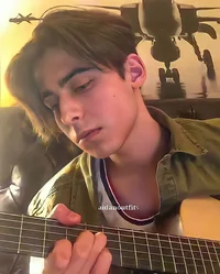 Aidan Gallagher 