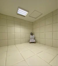 Guy in a mental hosp