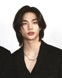 24 Hyunjin