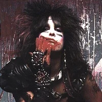 Nikki Sixx- vampire