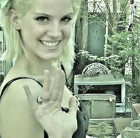 Lizzy Grant 