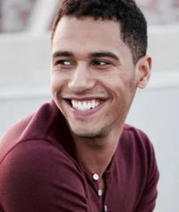 Elliot Knight