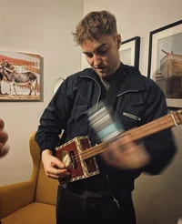 sam fender