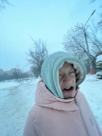 одноклассница Анька