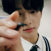 hwang hyunjin