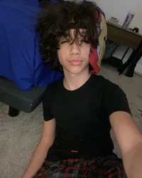 cute skaterboy-lucas