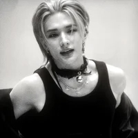 Hyunjins_chains