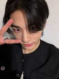 hwang hyunjin