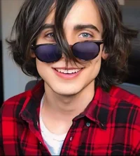 Aidan Gallagher 