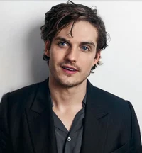 Daniel Sharman 