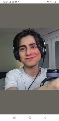 Aidan gallagher 
