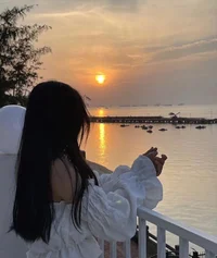 Faceless girl