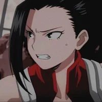 Momo Yaoyorozu 