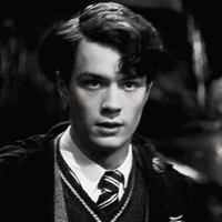 TOM RIDDLE