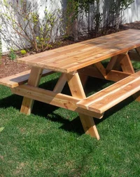 Picnic table