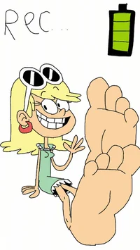 Leni Loud_Foot