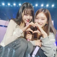 Wonyoung and leeseo