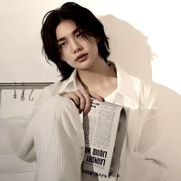 Model Hyunjin