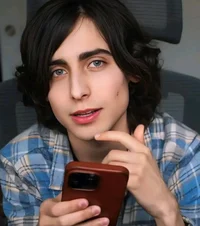 Aidan Gallagher 
