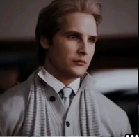 Carlisle Cullen 