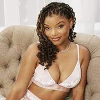 Halle Bailey 
