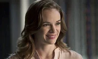 Caitlin snow 