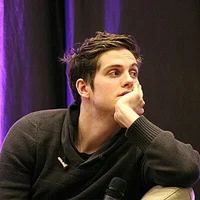 Daniel Sharman