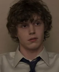Evan Peters
