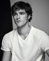 Jacob Elordi 