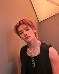 8 - Jeongin