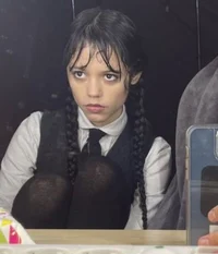 Jenna Ortega nd cast