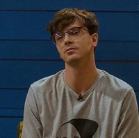 Арсений Попов