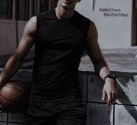 Young Tom Hiddlestxn