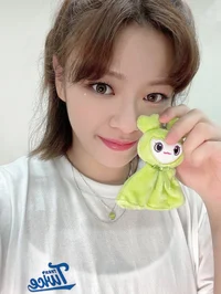 Jeongyeon 