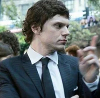 Evan Peters
