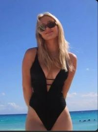 Alyvia Alyn Lind