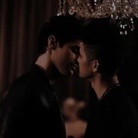 Alec x Magnus x YOU