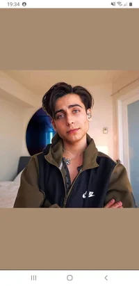 Aidan gallagher 