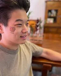 Ki Hong Lee
