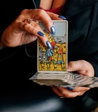 Tarot reader 