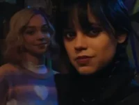 Merlina y Enid Addam