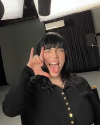 -Billie Eilish-