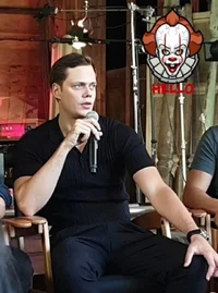 Bill Skarsgard 