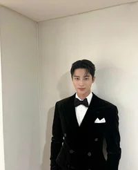 Byeon Wooseok 