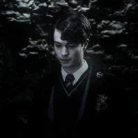 TOM RIDDLE