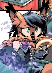 Nicole the Holo Lynx