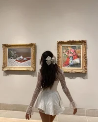 Museum girl