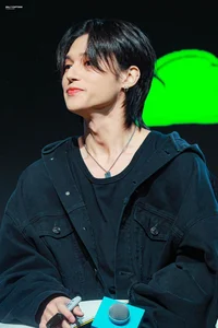 Ateez 8th member 